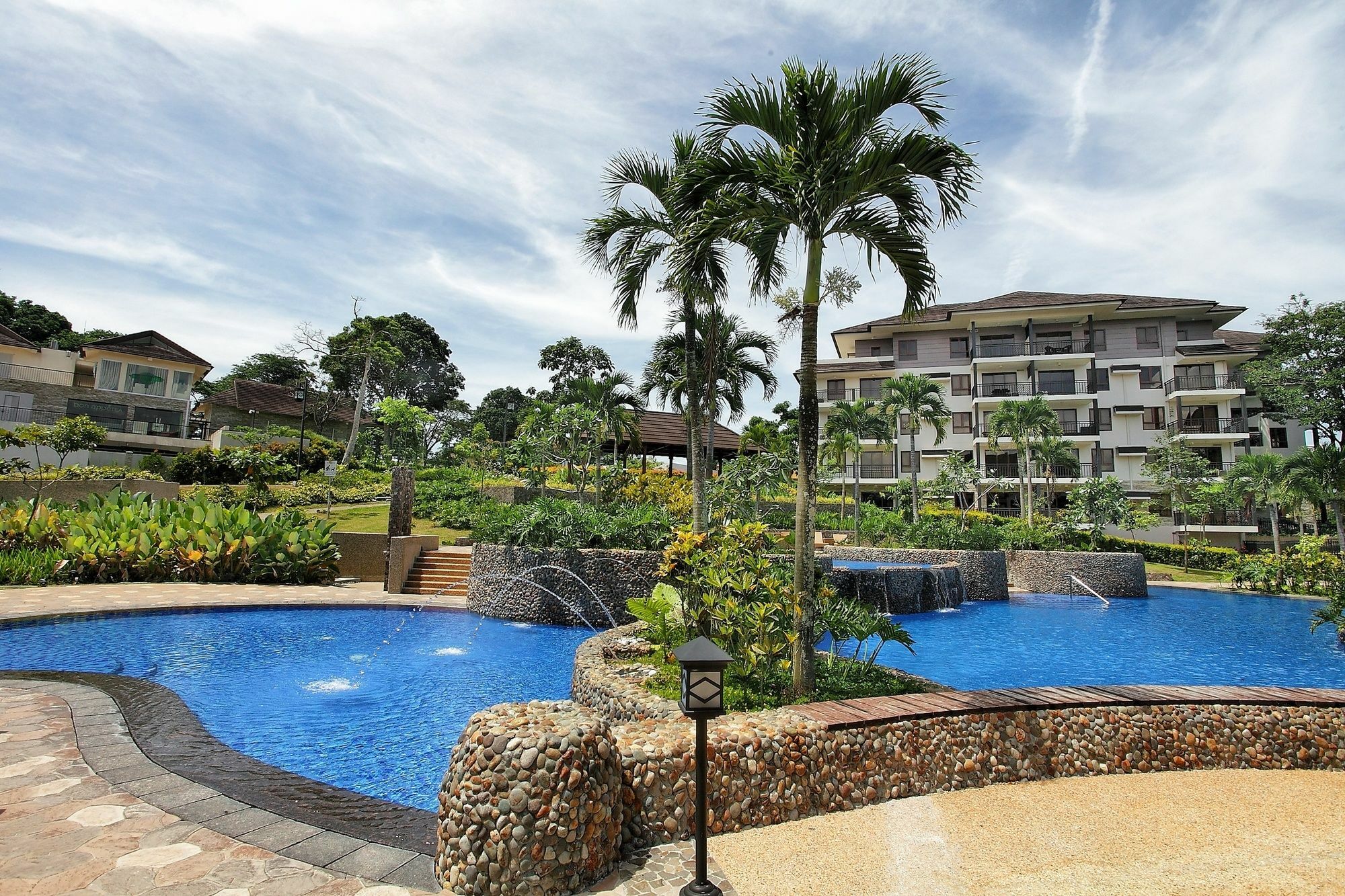 The Serviced Residences At Kasa Luntian Managed By Hii Тагайтай Экстерьер фото